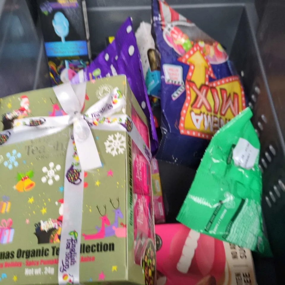 APPROXIMATELY 10 ASSORTED FOOD AND DRINK ITEMS TO INCLUDE MAGGI CHICKEN NOODLES, FIJI ARTESIAN WATER, TROLLI SOUR SWEETS, ETC