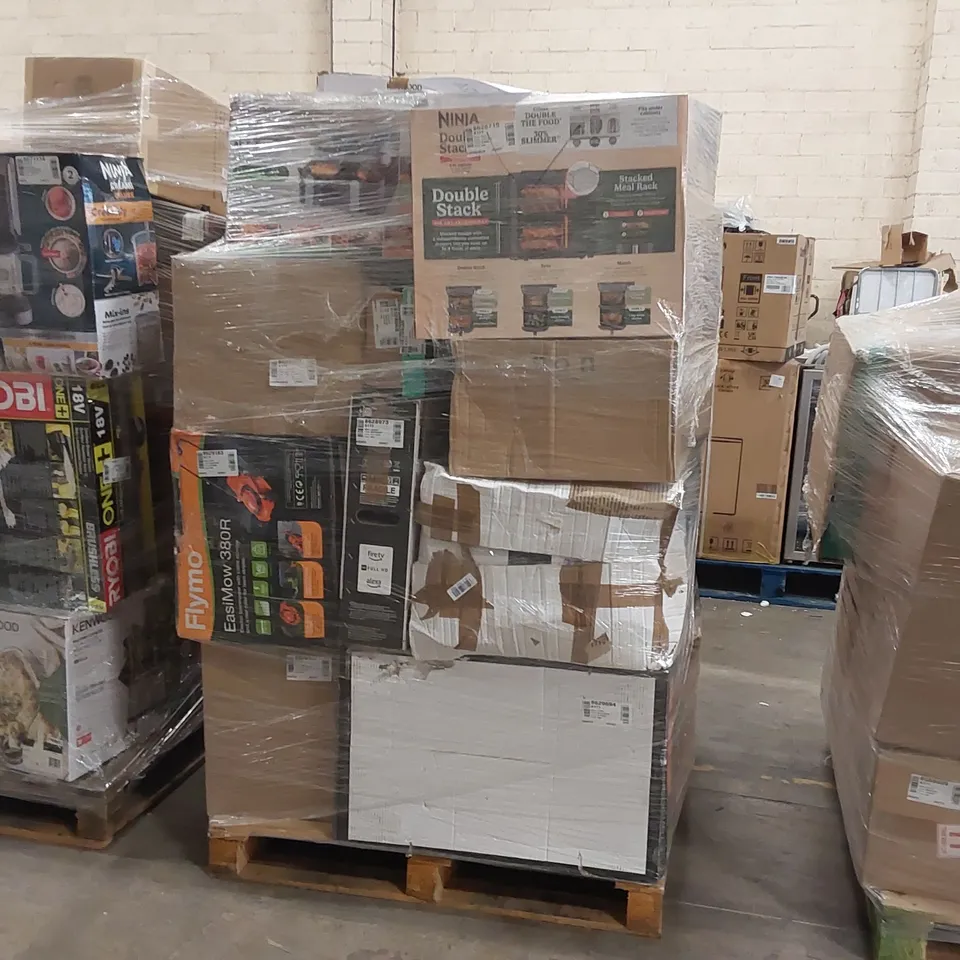 PALLET OF APPROXIMATELY 31 UNPROCESSED RAW RETURN HOUSEHOLD AND ELECTRICAL GOODS TO INCLUDE;