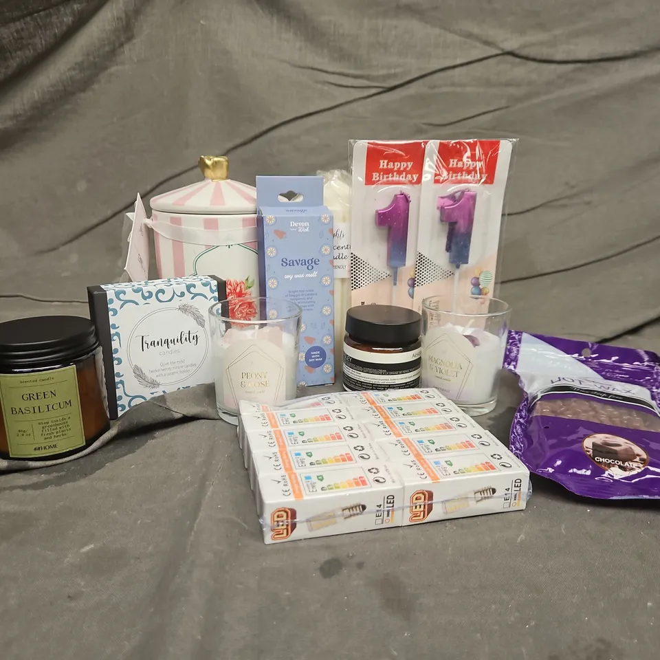 APPROXIMATELY 10 ASSORTED HOUSEHOLD ITEMS TO INCLUDE LED BULBS, SCENTED CANDLES, WAX, ETC