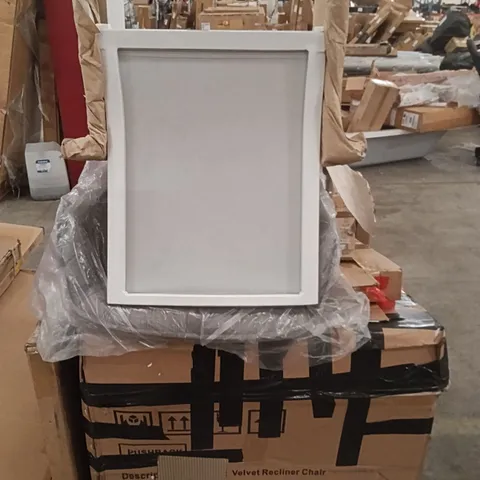 PALLET OF ASSORTED INCOMPLETE FURNITURE ITEMS INCLUDING, MADRID LEATHER CONSOLE, DINING CHAIR, OUTDOOR 