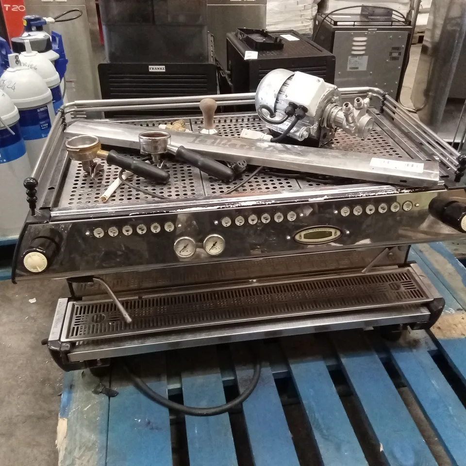 LA MARZOCCO 3 GROUP COMMERCIAL ESPRESSO MACHINE 