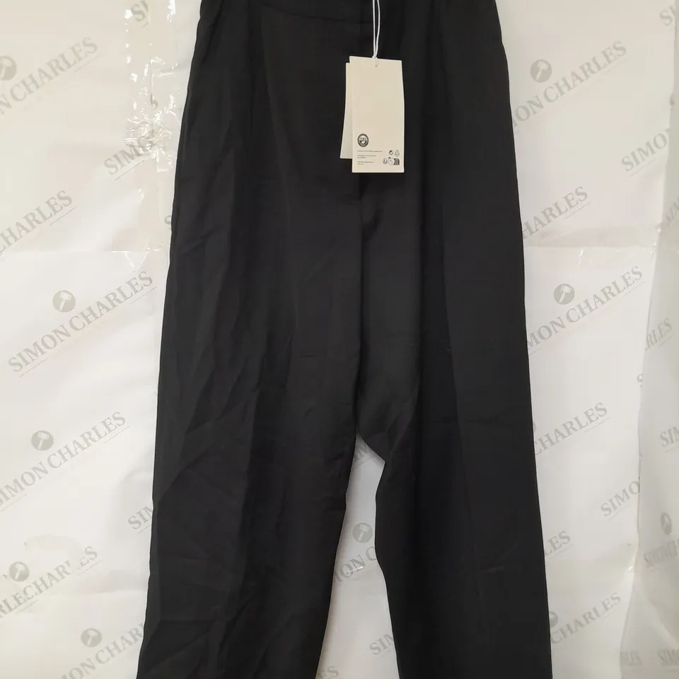 COS ELASTICATED WAIST TROUSERS INBLACK SIZE 8