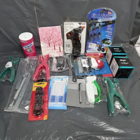 TOTE OF APPROXIMATELY 15 ASSORTED HOUSEHOLD ITEMS TOO INCLUDE FIX A ZIPPER, CAT LITTER FRESHNER, AND MINIATURE GLUE GUN ETC.