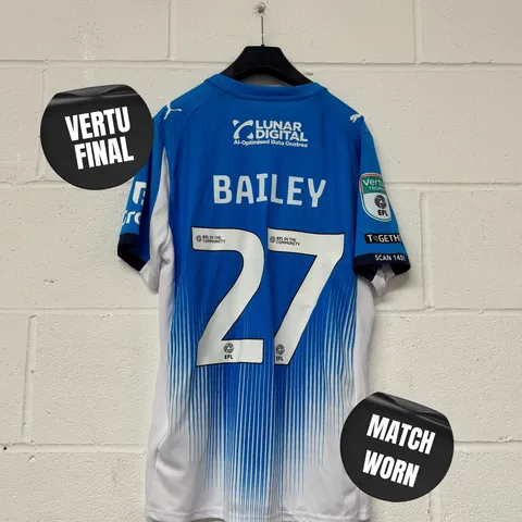 STOCKPORT COUNTY F.C VERTU TROPHY FINALS MATCH WORN HOME SHIRT IN BLUE/WHITE - EU M / ODIN BAILEY #27