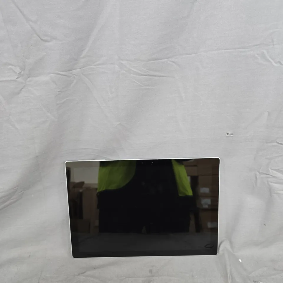 MICROSOFT SURFACE PRO 5 TABLET (I5-7300U, 8GB RAM, 256GB) – 12.3-INCH