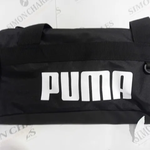 PUMA SMALL SPORTS BAG IN BLACK