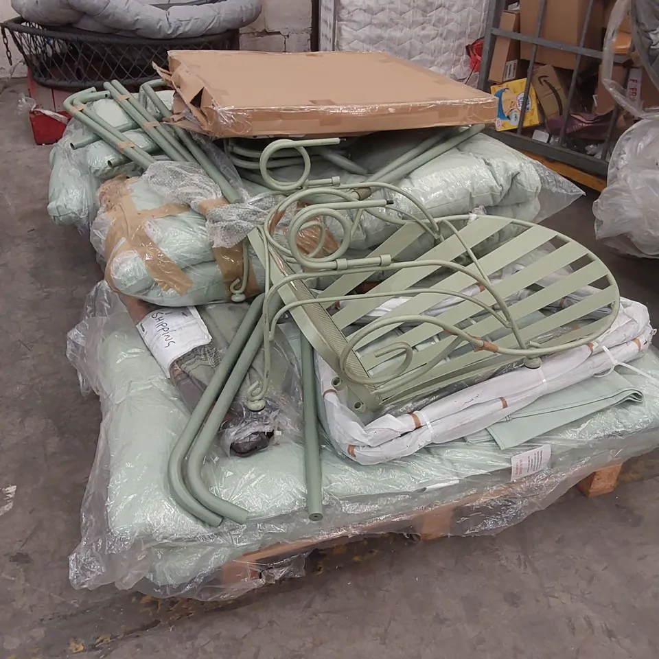 PALLET OF ASSORTED GARDEN SOFA SET PARTS AND PIECES 