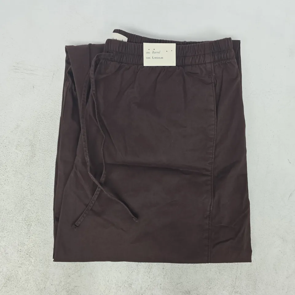 ABERCROMBIE & FITCH BARREL LEG TROUSERS IN CHOCOLATE SIZE LARGE