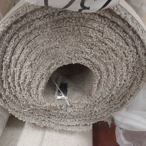 ROLL OF QUALITY ULTIMATE EXPRESSIONS SMUDGE CARPET - APPROXIMATELY 7 x 4m
