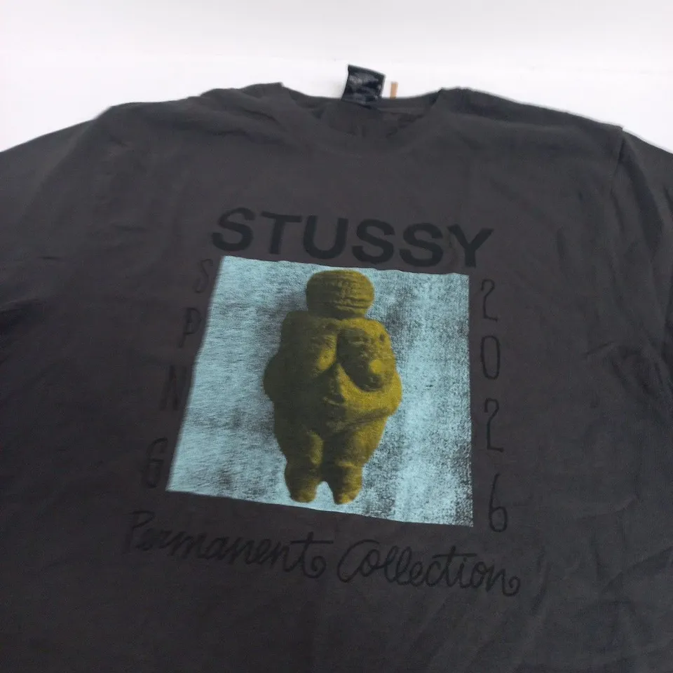 STUSSY PERMANENT COLLECTION TEE – SIZE M 