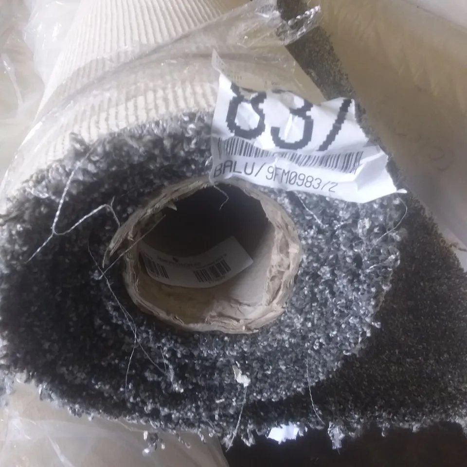 ROLL OF QUALITY DARWIN 955 TITANIUM CARPET APPROXIMATELY 5X3M