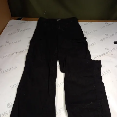 TALL PULL AND BEAR BLACK DENIM CARGOS SIZE S 