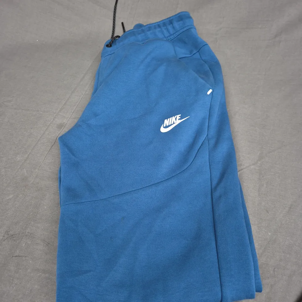 NIKE TECH FLEECED TRACKSUOT BOTTOMS SIZE S