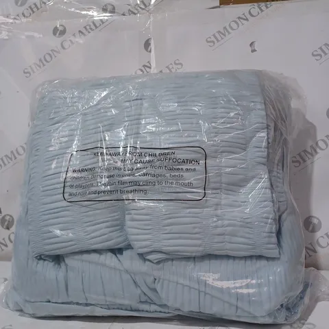 STRIPED SOFT 6 PIECE SUPER KING SET