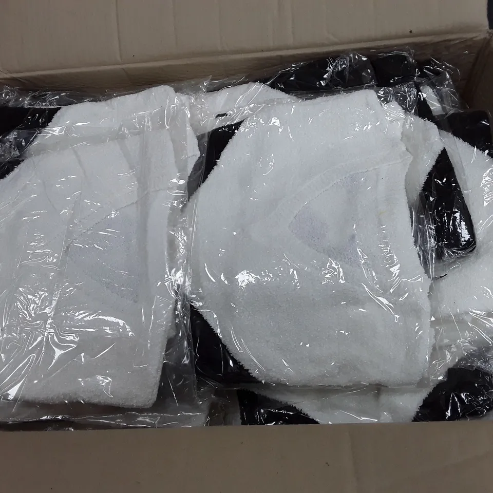 LOT OF APPROXIMATELY 45 WHITE/BLACK JUMPERS - SIZE UNSPECIFIED 