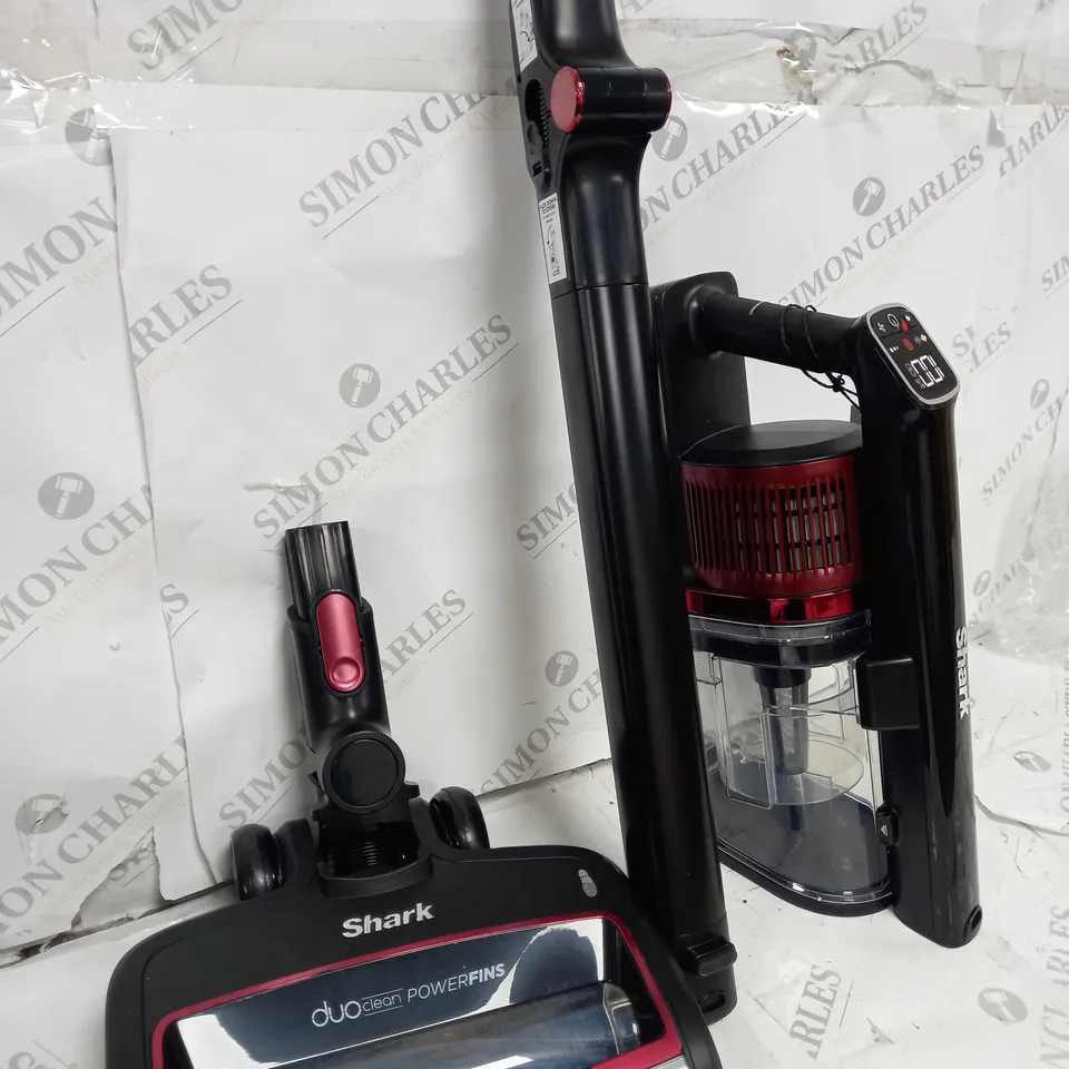 SHARK CORDLESS VACUUM IZ300UKT