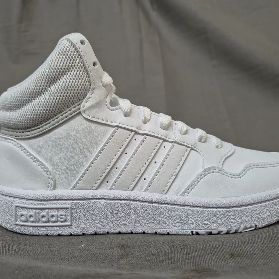 BOXED PAIR OF ADIDAS HOOPS 3.0 MID KID'S SHOES IN WHITE UK SIZE 2