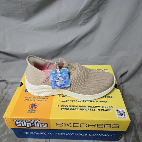 SKECHERS SLIP-INS HANDS FREE SLIP-ON SHOES – BEIGE BOXED SIZE 6