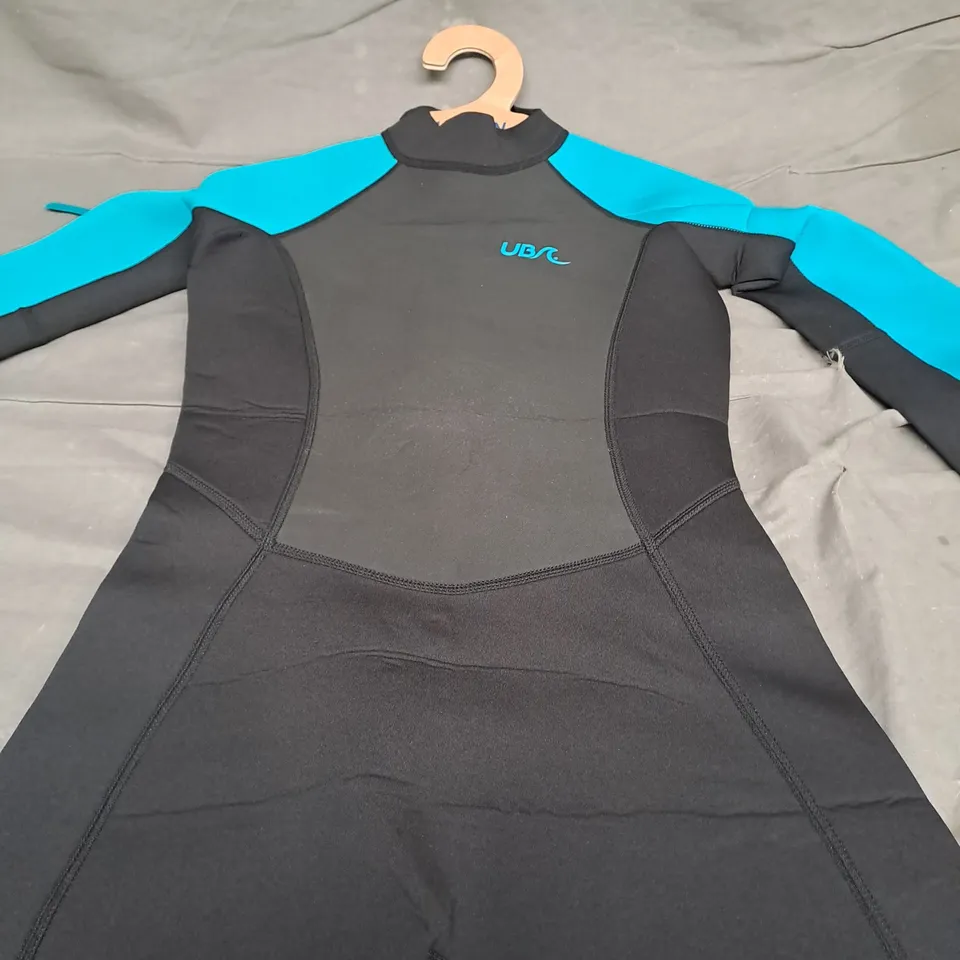 URBAN BEACH WOMENS WETSUIT SIZE S
