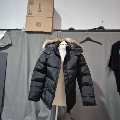 CANADA GOOSE PARKA WITH FUR-TRIMMED HOOD – BLACK