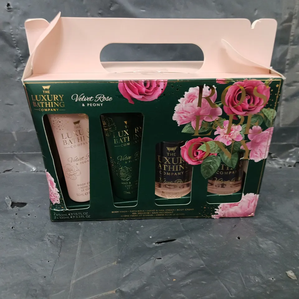 THE LUXURY BATHING COMPANY VELVET ROSE & PEONY SET 