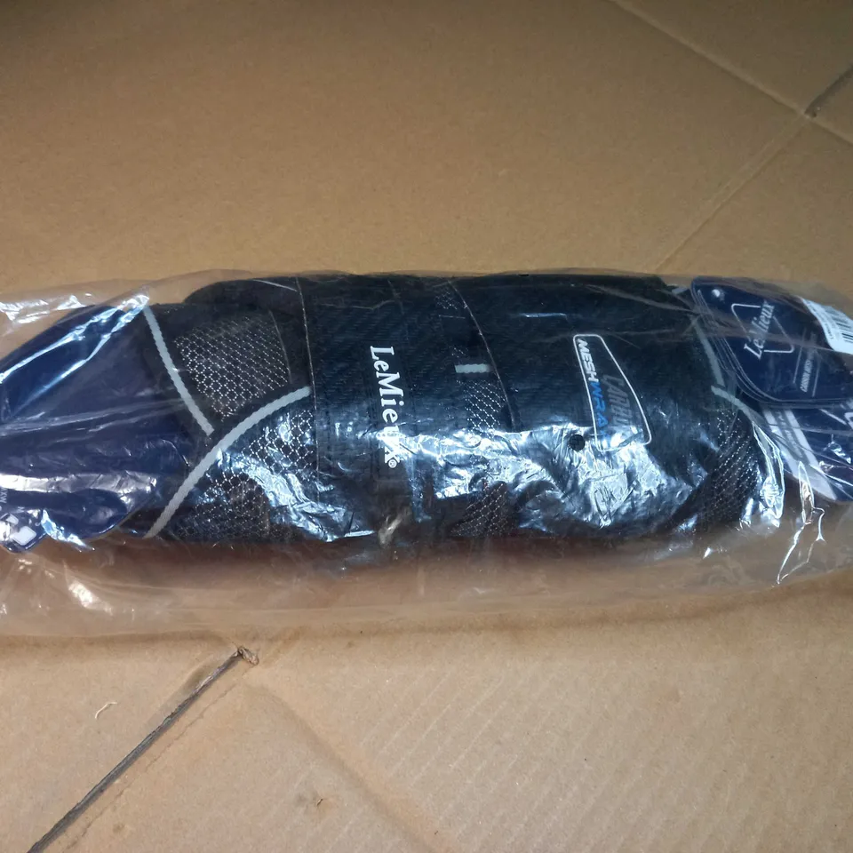 PACKAGED LEMIEUX BLACK/SILVER CARBON MESH WRAP BOOTS - MEDIUM