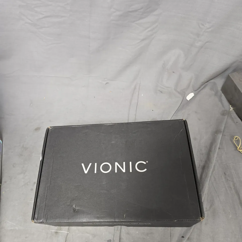 VIONIC WOMEN'S RED SANDALS WITH CORK FOOTBED UK 9