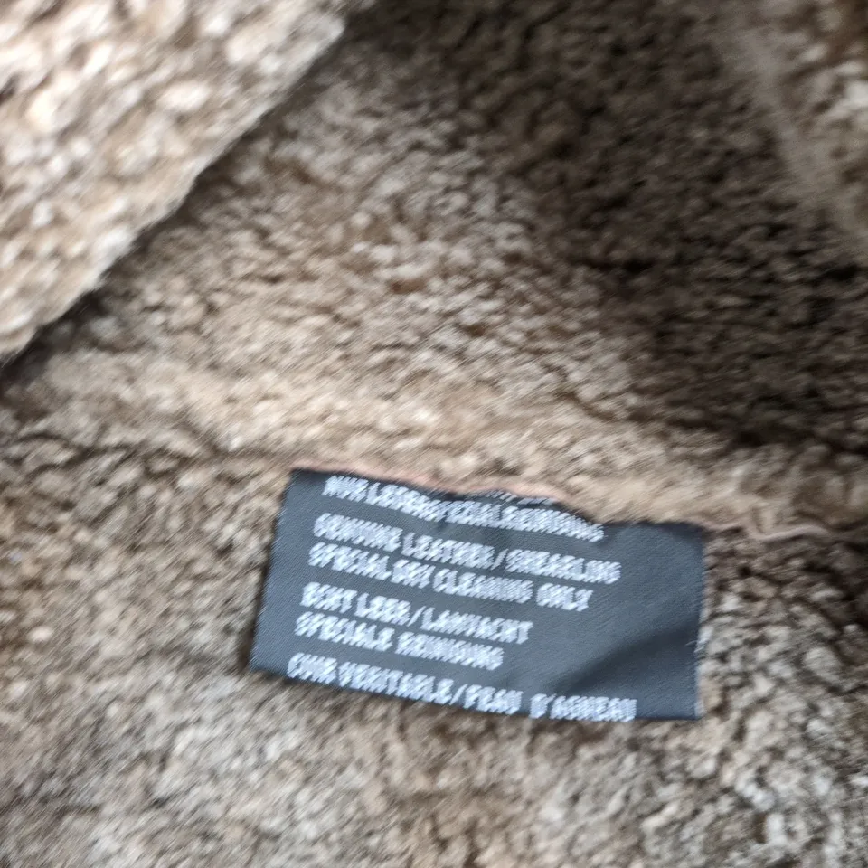 MEN'S SHEARLING COAT, UK 46 (EU 56) – ORIGINAL SHEARLING