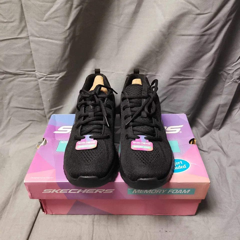 BOXED PAIR OF SKECHERS WOMEN'S BLACK MEMORY FOAM SNEAKERS - SIZE 5.5