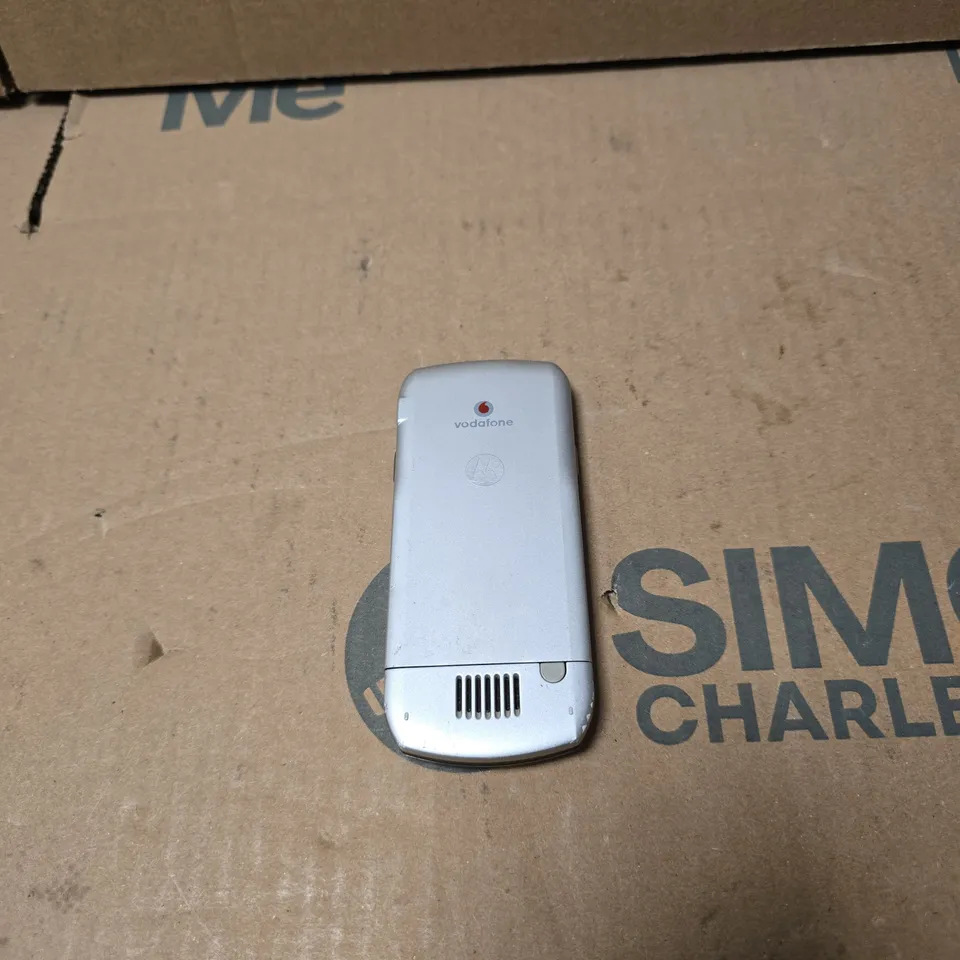 MOTOROLA SLVR L2 CANDYBAR PHONE