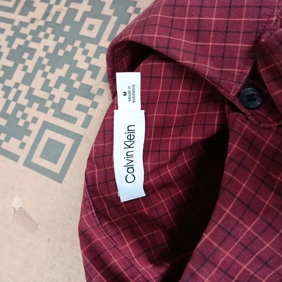 CALVIN KLEIN MEN'S RED CHECK BUTTON-DOWN SHIRT, SIZE M