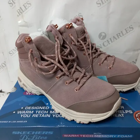 SKECHERS BLUSH SUEDE BOOTS - SIZE 8