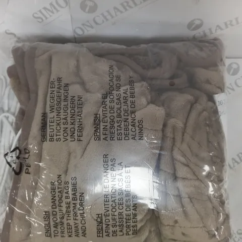 BOXED COZEE HOME VELVETSOFT HEATED THROW IN DARK TAUPE