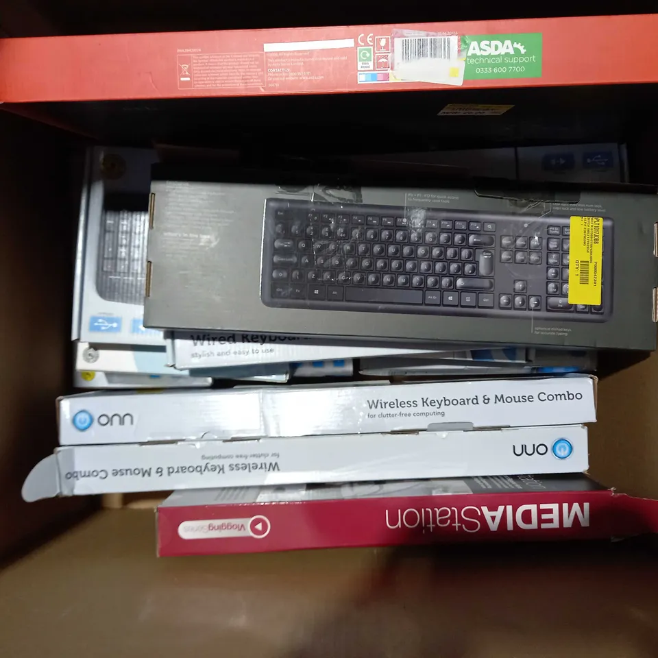 LOT OF 15 ASSORTED ELECTRICAL ITEMS, TO INCLUDE KEYBOARDS, CD PLAYER, SPEAKER, ETC