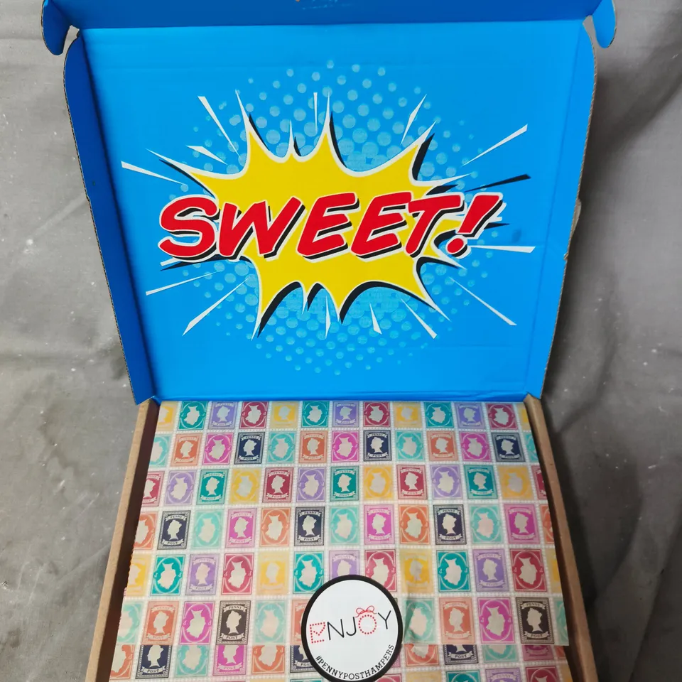 BOX OF ASSORTED RETRO SWEETS 