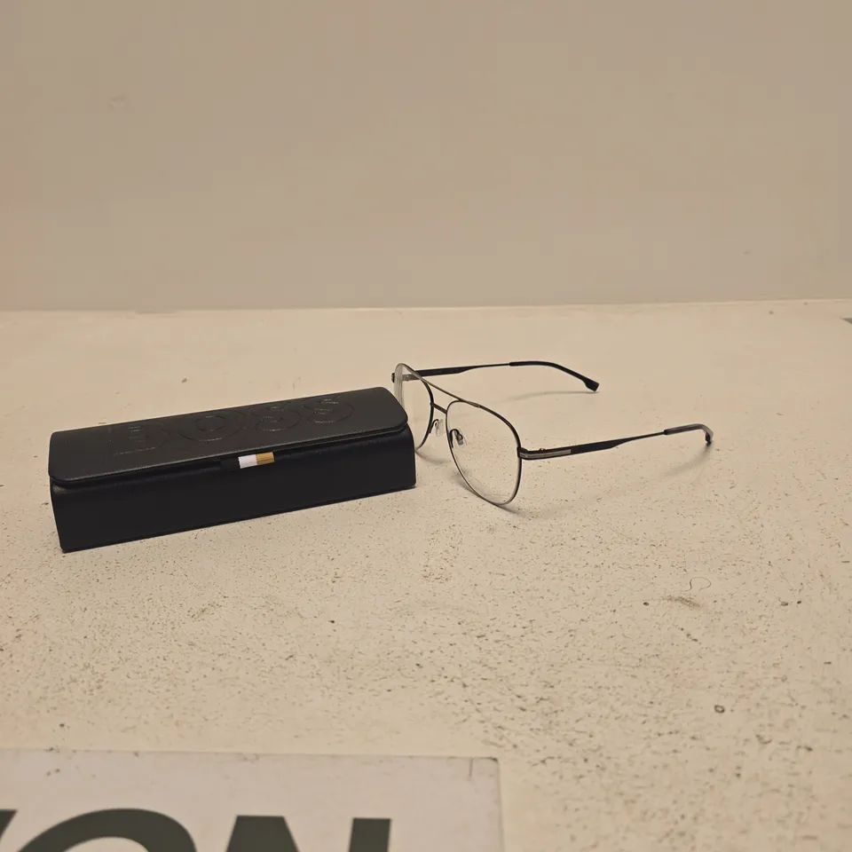 HUGO BOSS EYEWEAR – METAL FRAME READING GLASSES WITH CASE 