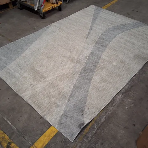 LARGE LIGHT GREY AREA RUG WITH DARKER CENTRAL STRIPE APPROXIMATELY 200×290CM