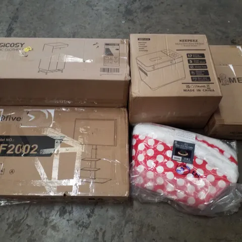 PALLET CONTAINING ASSORTED PRODUCTS INCLUDING ELECTRIC CLOTHES DRYER, BREAD MAKER, KIDS SCOOTER, TV MOUNT & 60CM LED TREE COLLAR