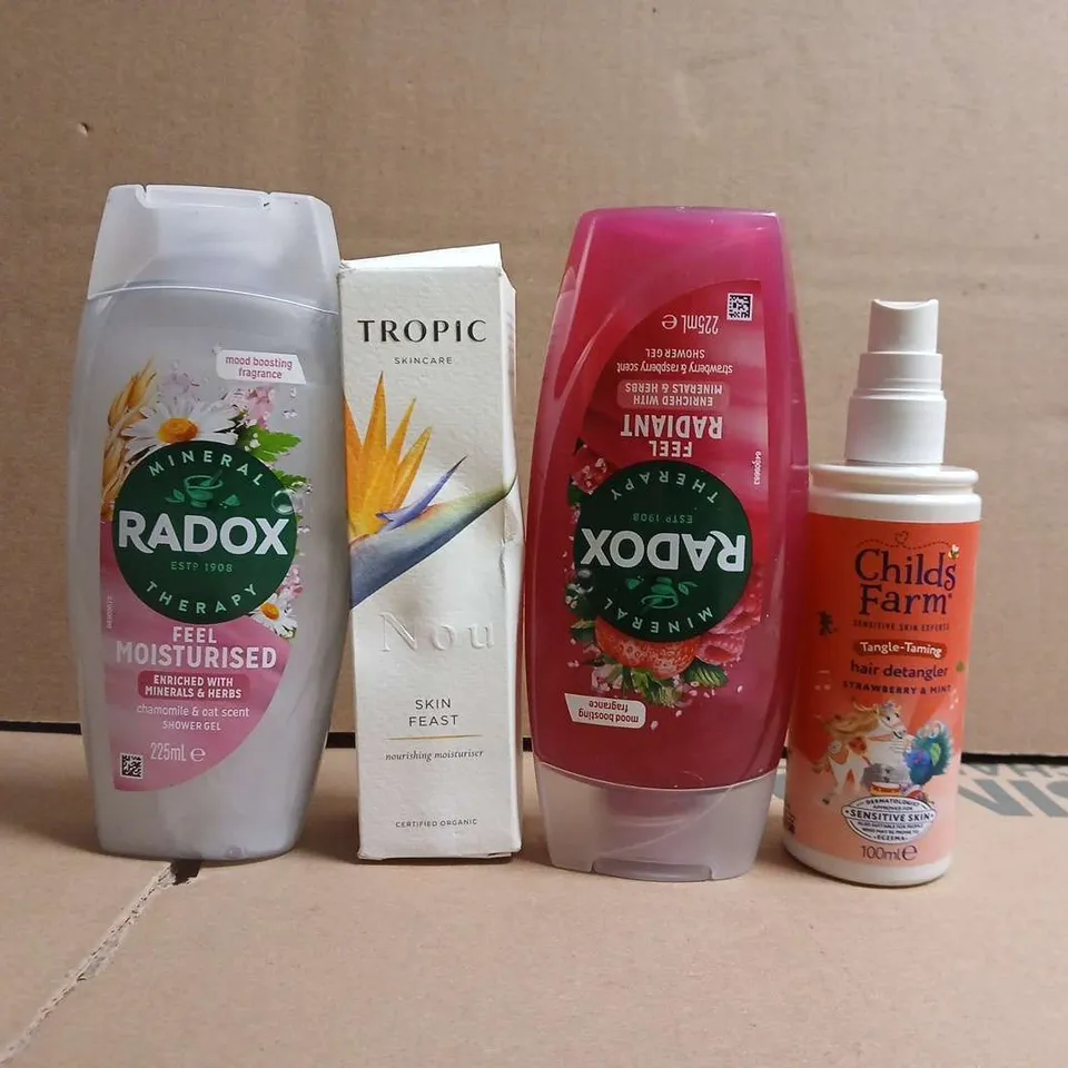 APPROXIMATELY 20 ASSORTED COSMETIC ITEMS TO INCLUDE RADOX, TROPIC, ETC - COLLECTION ONLY