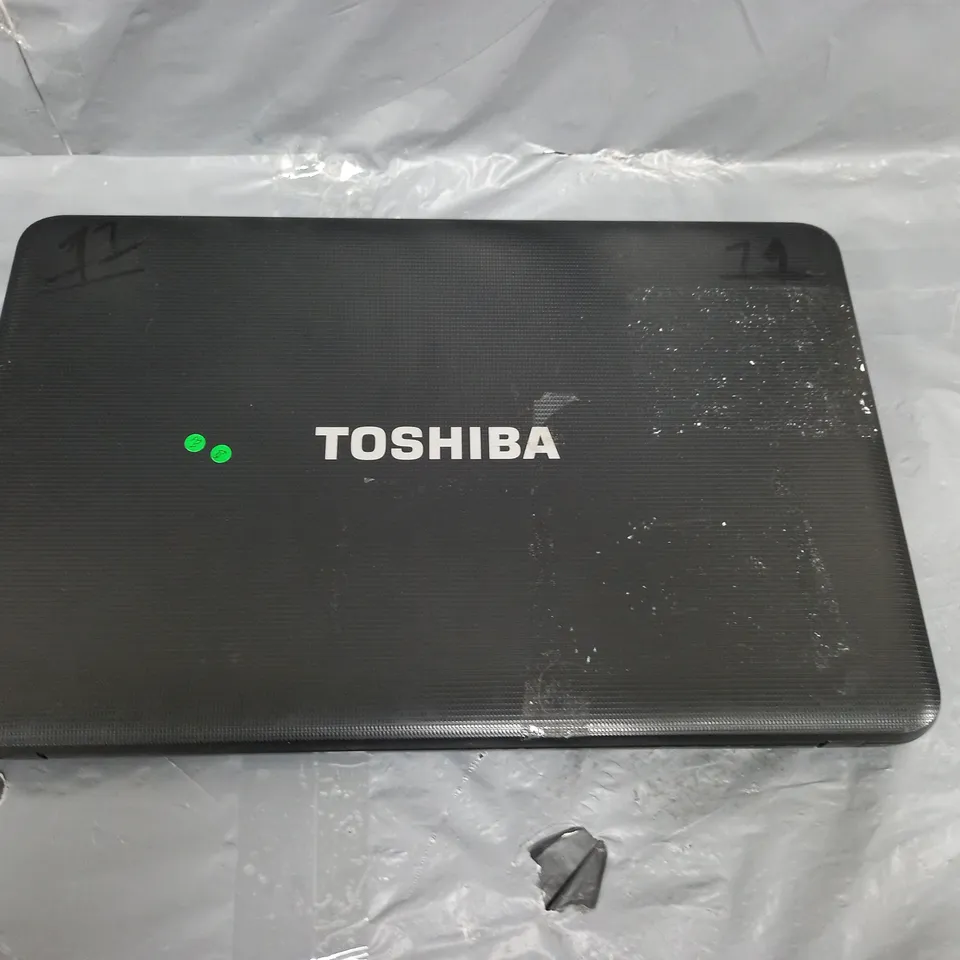 TOSHIBA SATELLITE C850-1MC	15 INCH PENTIUM B960 2.20GHZ