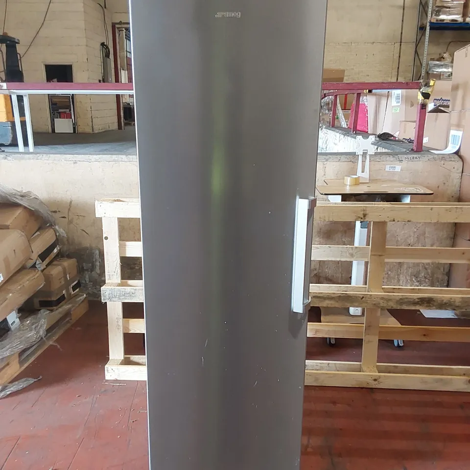 SMEG UKFF18EN2HX TALL FREEZER - STEEL