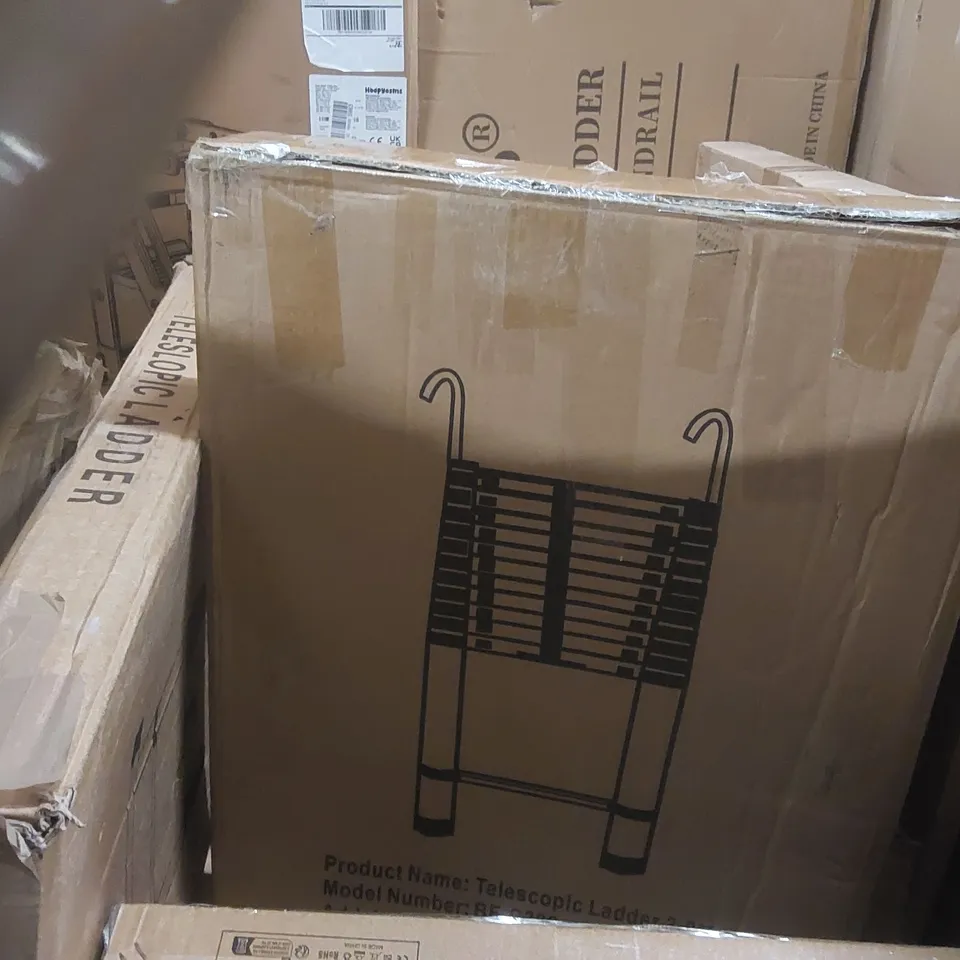PALLET OF ASSORTED ITEMS INCLUDING: TELESCOPIC LADDERS, LEARNING TOWER, LADDER ECT