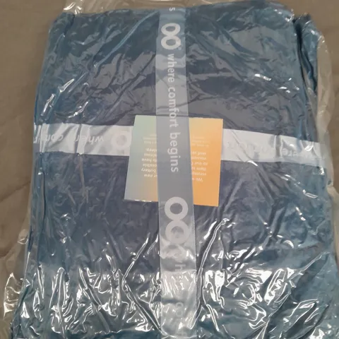 OODIE HOODED OVERSIZED BLANKET - NAVY