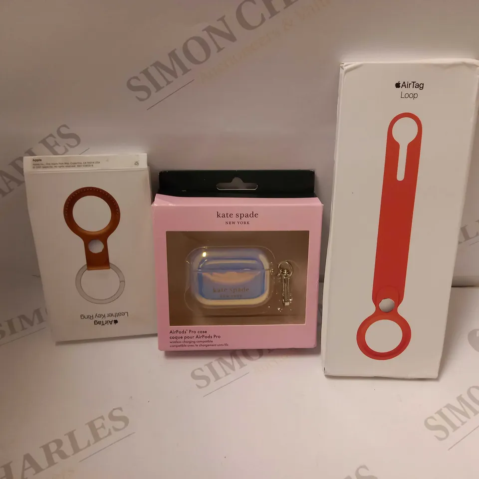 BOX OF 4 ITEMS TO INCLUDE APPLE AIRTAG LEATHER KEY RING, KATE SPADE NEW YORK AIRPODS CASE, APPLE AIRTAG LOOP RRP £133.99