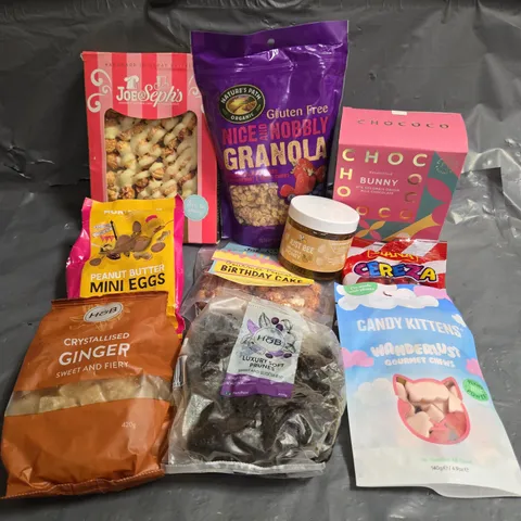 APPROXIMATELY 14 ASSORTED FOOD & DRINK ITEMS TO INCLUDE - CANDY KITTENS WANDERLUST CHEWS - CHOCOCO BUNNY - H&B LUXURY SOFT PRUNES - ETC