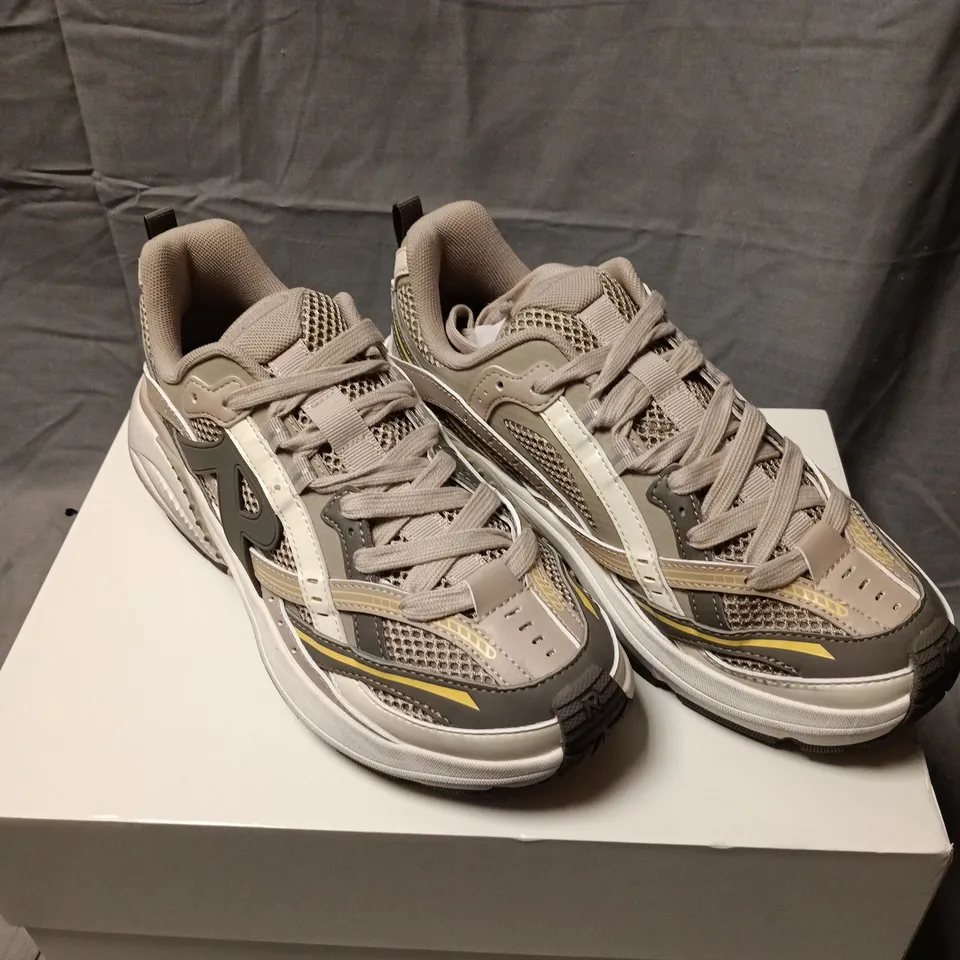REPRESENT TRAINERS – BEIGE/GREY MESH RUNNER SIZE 7 BOXED