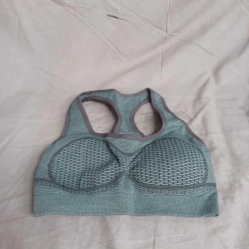 GYMSHARK SEAMLESS SPORTS BRA IN GREEN SIZE M