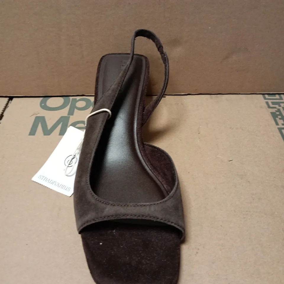 STRADIVARIUS WOMEN’S SUEDE SLINGBACK SANDALS – OPEN-TOE, BROWN SIZE 6