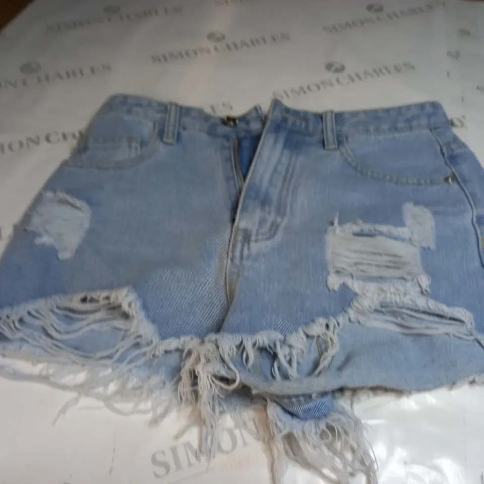 PRETTY LITTLE THING JEAN SHORTS SIZE 6