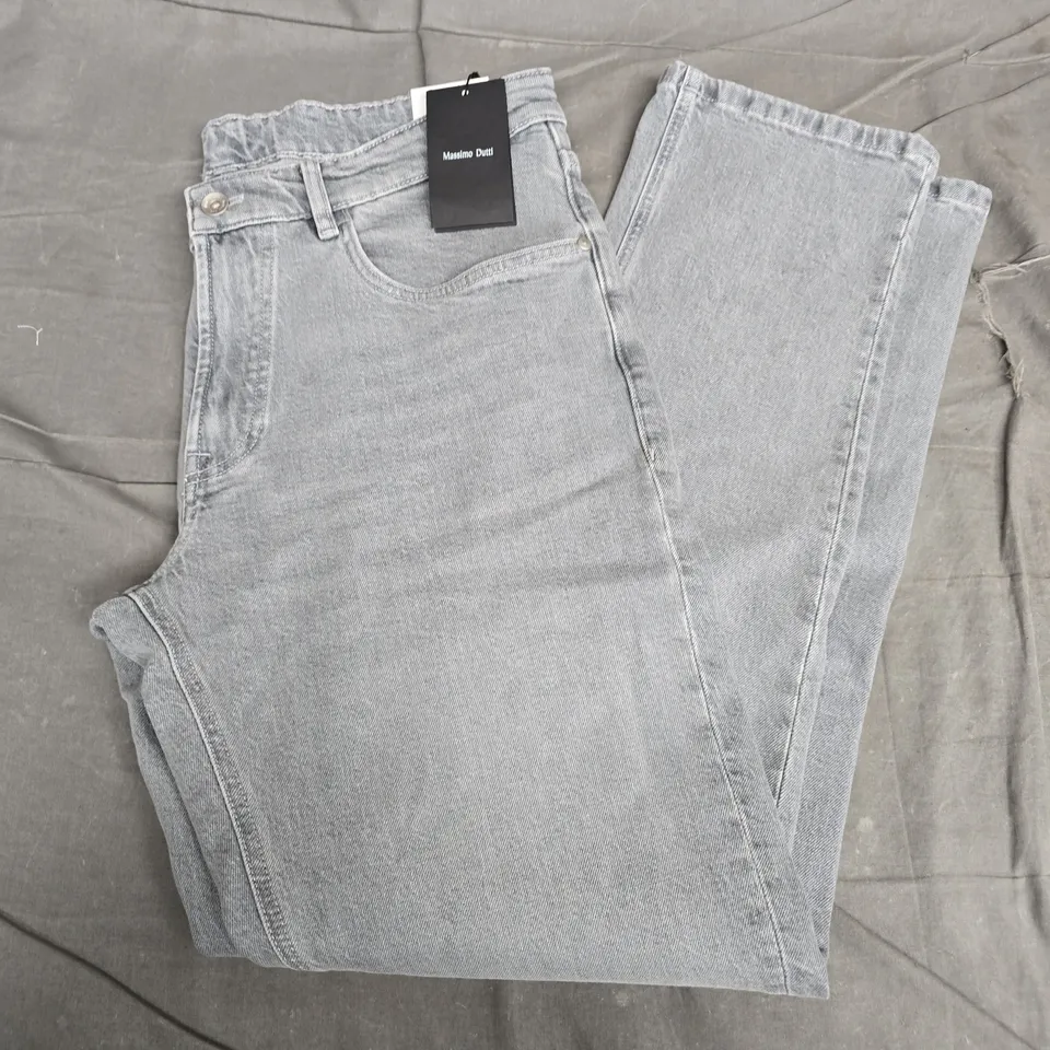MASSIMO DUTTI JEANS – TAPERED FIT, LIGHT WASH DENIM, UK 32 (EU 42, US 32)